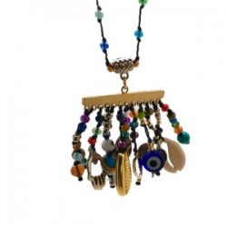 Collar corto hecho a mano con diferentes dijes mexican boho