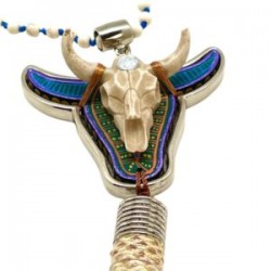 Collar con toro de madera pintado a mano y protección de metal