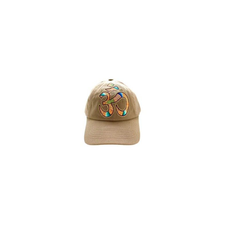 Gorra con OM pintada a mano