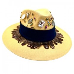 Sombrero con cristales y plumas naturales amarillo