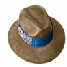 Sombrero de Gamuza con cinta de mezclilla bordada con diferentes dijes