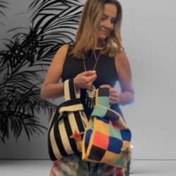 Bolsa de punto tricolor para muñeca