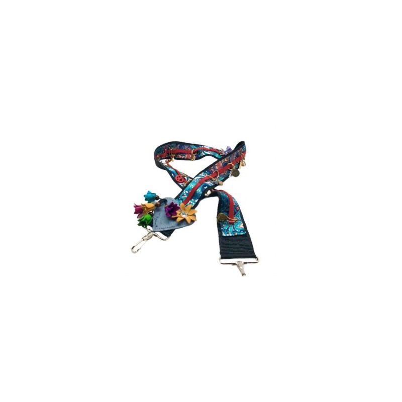 Asa para bolsa con diferentes dijes hecha a mano con corazón y flores