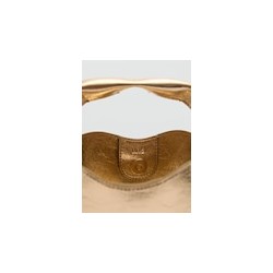 Bolso mano efecto metalizado