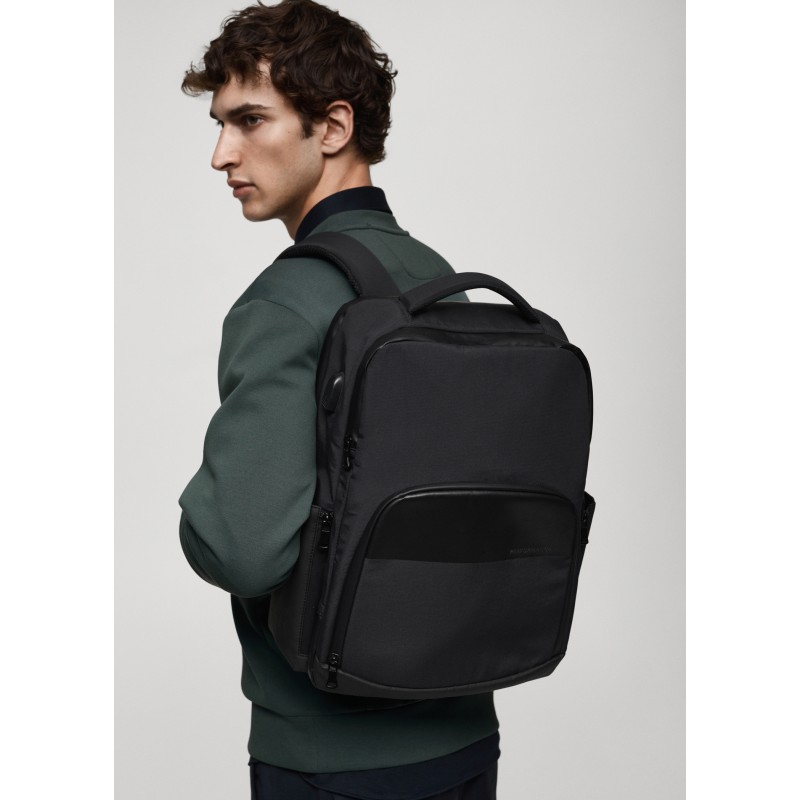 Mochila water repellent conexión USB