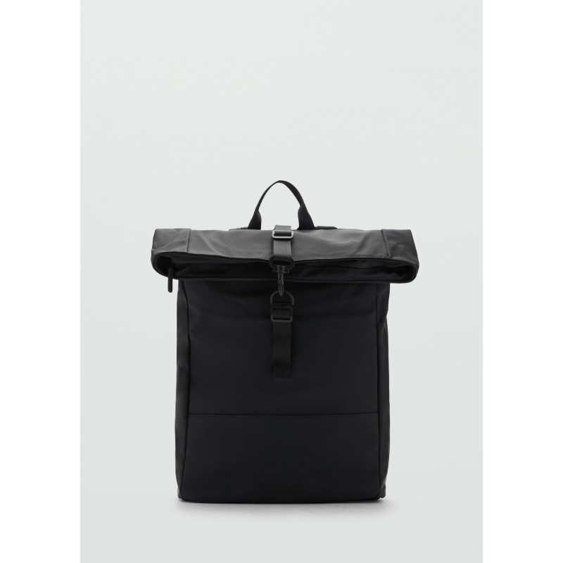 Mochila engomada cierre solapa