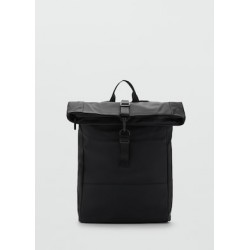 Mochila engomada cierre solapa