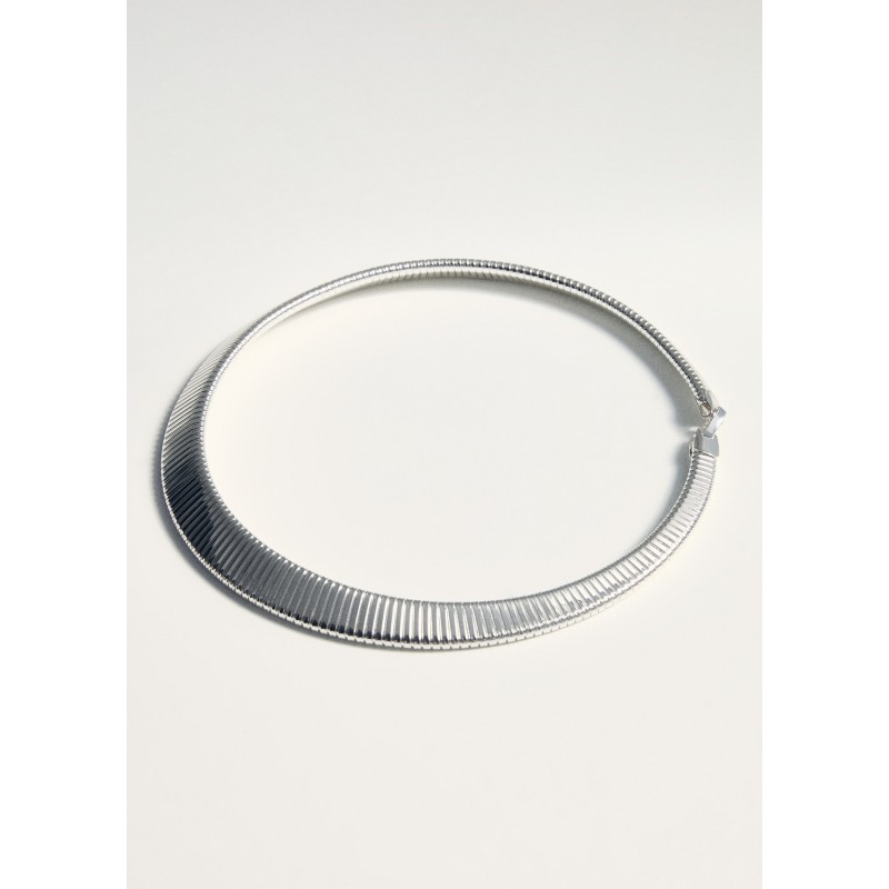 Collar rígido textura