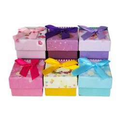 1pza Mini caja con moño y diseño estampado para regalo 5x5x3.3cm, variedad de diseños / R1276