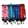 1pza Collar de tela ajustable para mascotas con diseño huellitas y cascabel, 1.5cm, variedad de colores