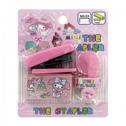 Kit mini con engrapadora metálica the stapler, dispensador de cinta y cajita con grapas, variedad de colores y diseños / e-025 /