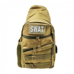 Mochila pequeña tipo mariconera de 3 compartimentos con puerto usb, 2 franjas y estampado militar o liso, variedad de modelos / 