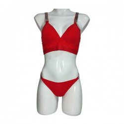 Conjunto de lencería de 2 piezas, brasier liso con tirantes con pedrería y frase love play + bragas con pedrería y frase love pl