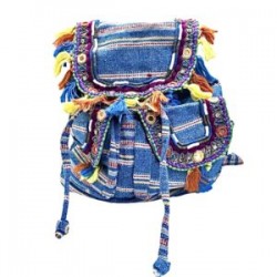Back Pack con tela tipo jerga y flecos