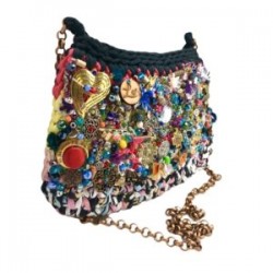 Bolsa LovitMx tejida con dijes hecha a mano multicolor