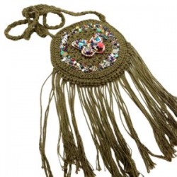 Bolsa redonda con tejido macramé y mariposa bordada