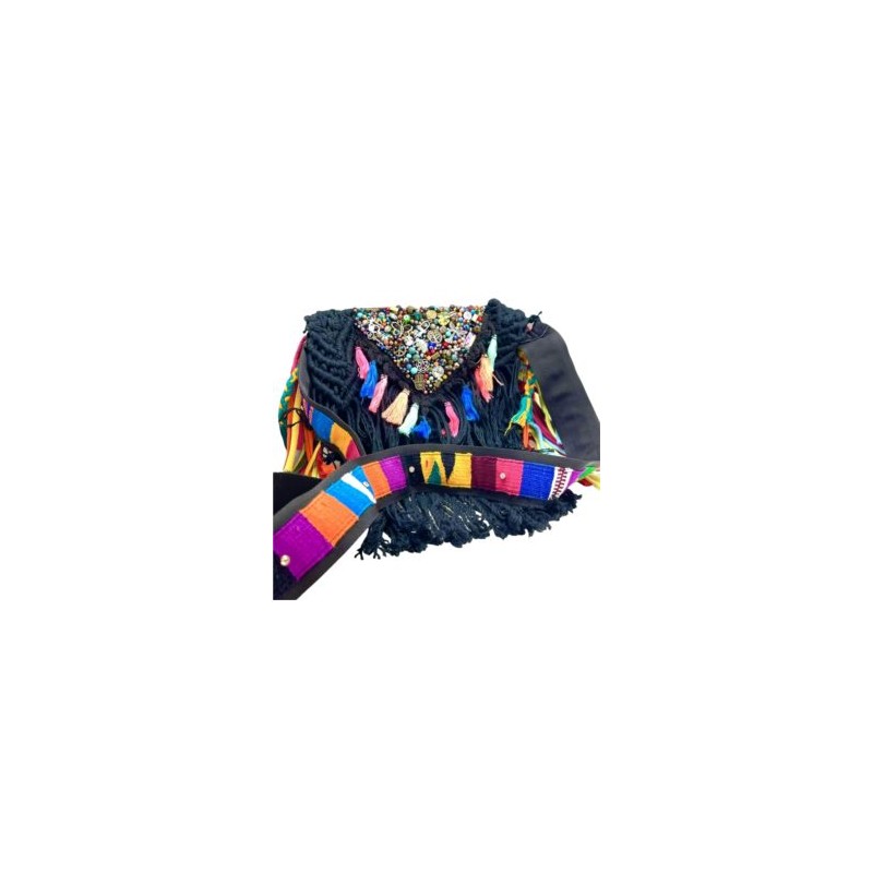 Bolsa tejida “MACRAME” y bordada a mano con dijes y cristales negra