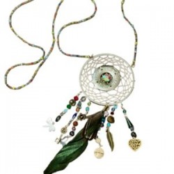 Collar con atrapa sueños y dije LOVE, DREAM, HOPE, TRUST, LOVE