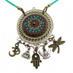 Collar con atrapasueños y madera pintada a mano