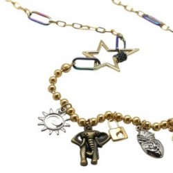 Collar con dijes de protección y fortuna y broche estrella