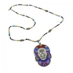 Collar con calavera pintada a mano y chaquira