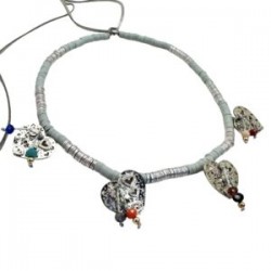 Collar con donas grises y CORAZONES plata