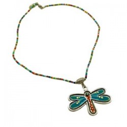 Collar con LIBELULA pintada a mano y chaquira.
