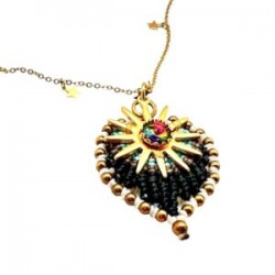 Collar con sol y dije MACRAME