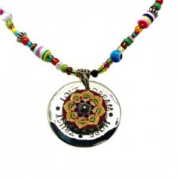 Collar con Mandala pintado a mano y chaquira