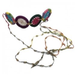 Collar gargantilla con aros tejidos con atrapasueños