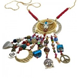 Collar largo con atrapasueños y toro