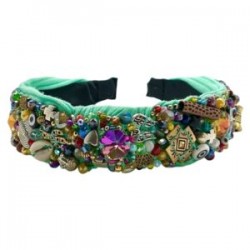 Diadema Bordada a mano con diferentes dijes y cristales VERDE