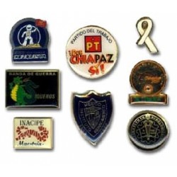 PINS PLASTICO METALIZADO CON IMPRESION DIGITAL CON...