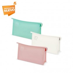 COSMETIQUERA LORA resistente al agua.