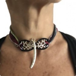 Pulsera con libélula bordada y listones de tela