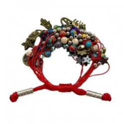 Pulsera de hilo ROJA con dijes de diferentes metales, piedras y amuletos