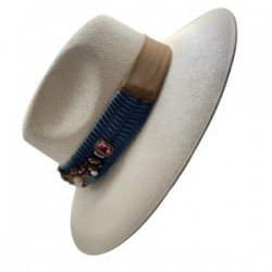 Sombrero con cinta de mezclilla y banda bordada