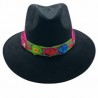 Sombrero de Gamuza color negro y banda tejida de colores con satín