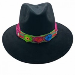 Sombrero de Gamuza color negro y banda tejida de colores con satín